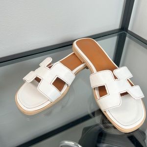 H Sandals
